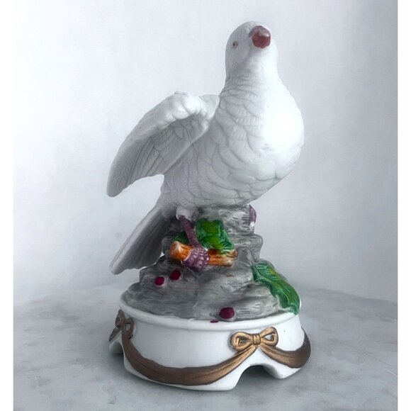Vtg Porcelain White Dove Musical Figurine Plays "Feelings" Gold Ribbon Holly - Picture 3 of 12